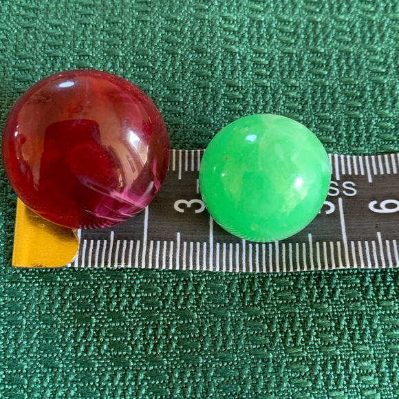 Vintage Red and Green Plastic Domed Earrings Button Style Acrylic Lucite - Picture 5 of 6